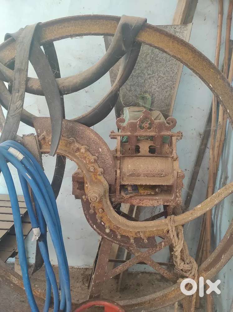 गंडासा (चारा काटने की मशीन) - Good Working Condition