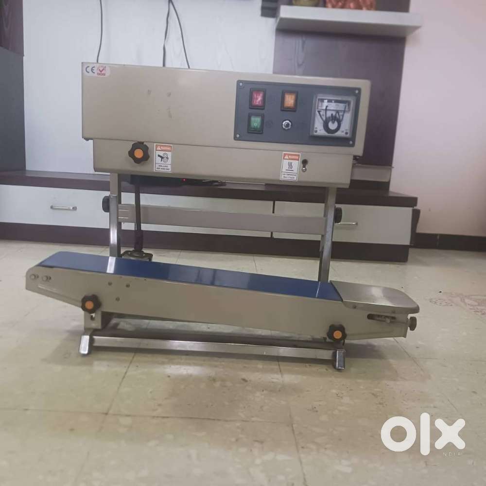 FR 900 continuous band sealer machine for sealing pouches