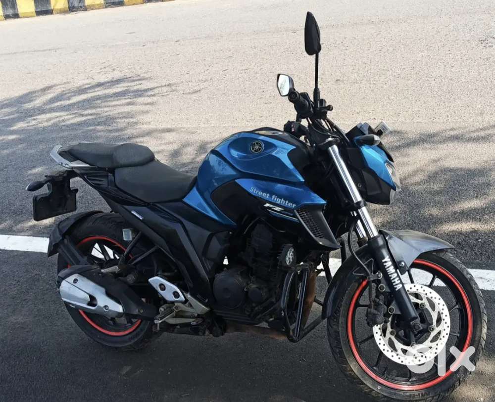 FZ25 offering good price