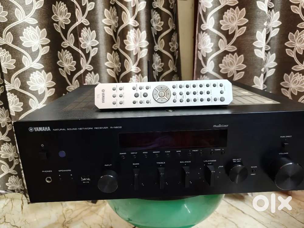 Yamaha RN-602 stereo amplifier selling