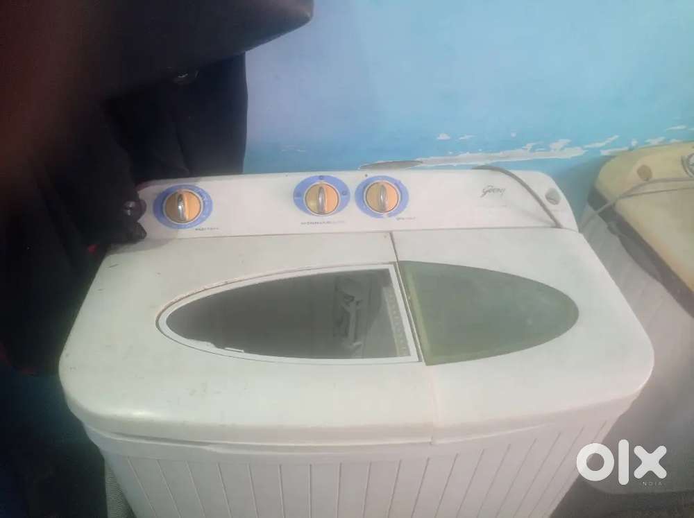 Semi automatic washing machine