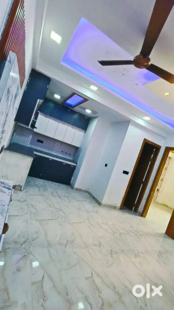 On road 1 bhk