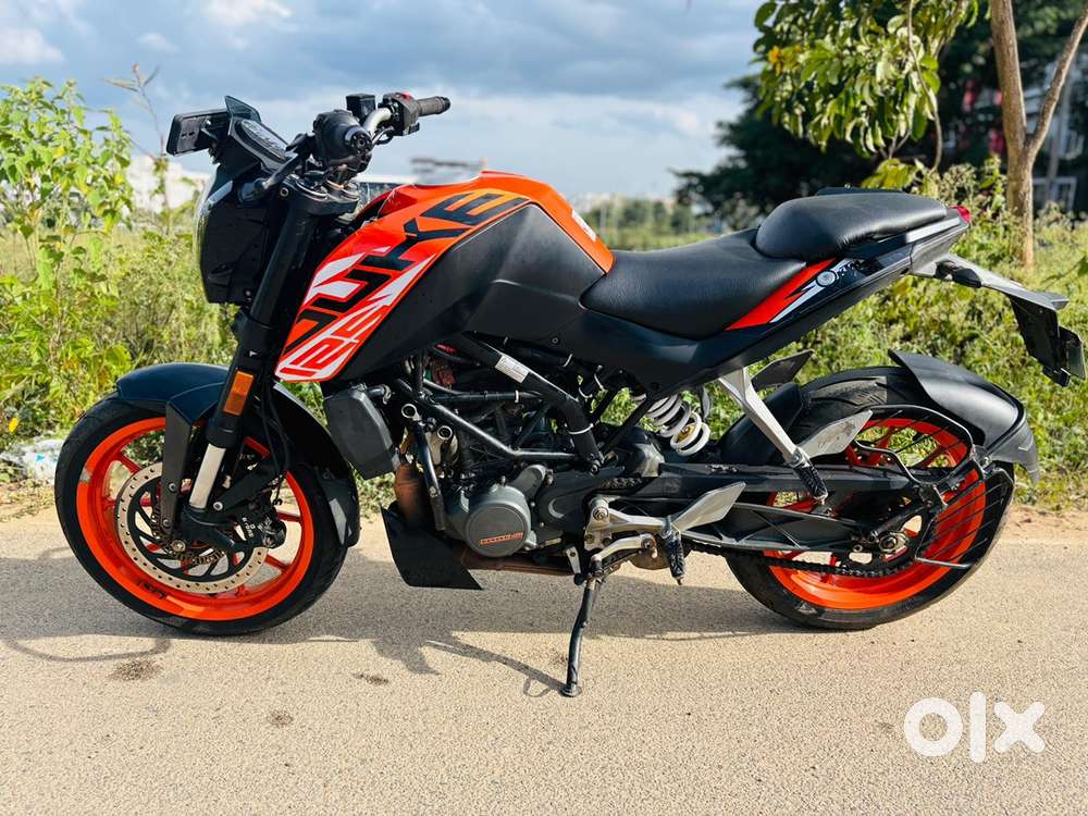 Duke 125 ABS , excellent condition