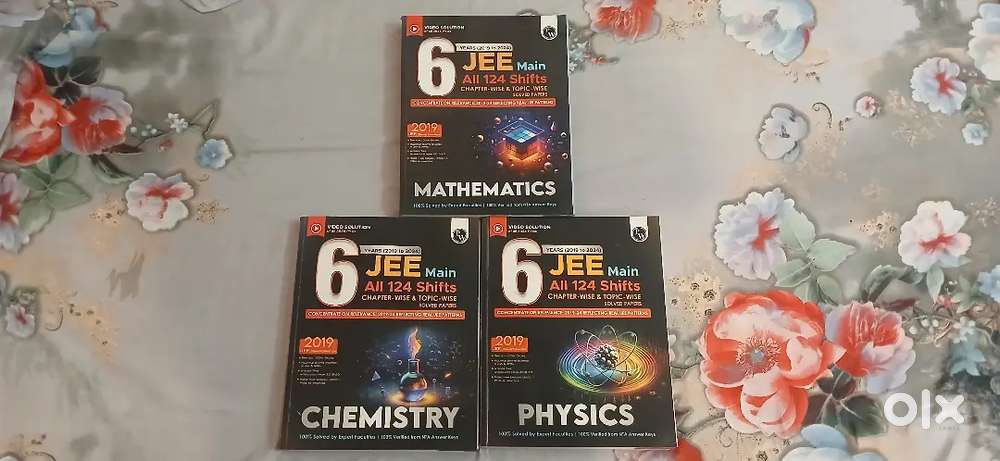 Jee Main PYQ Book ( Physics,Chemistry&Maths )