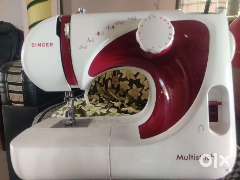 SINGER ZIG ZAG SEWING MACHINE WITH MOTOR