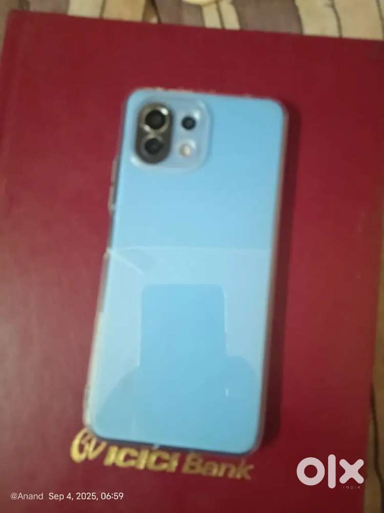 Xiaomi 11 lite ne 5g box charger sab orignal hai