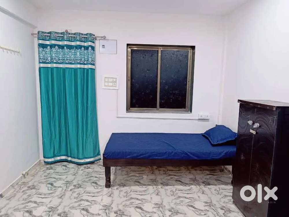 New Property Paying Guest Available At Alkapuri Station Road.