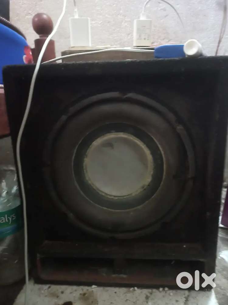 Subwoofer with sq L port box