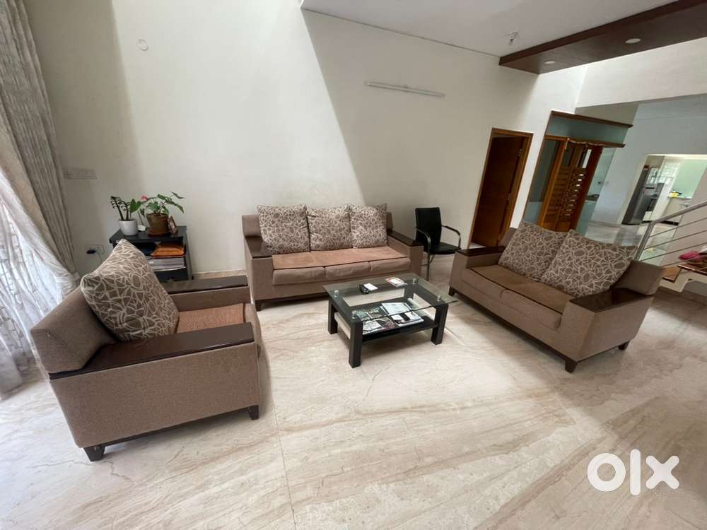 Used sofa( coffee table not included )3 seater, 2 seater and 1 seater