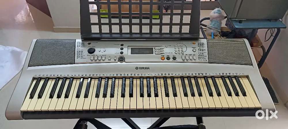 Yamaha PSR E313 keyboard