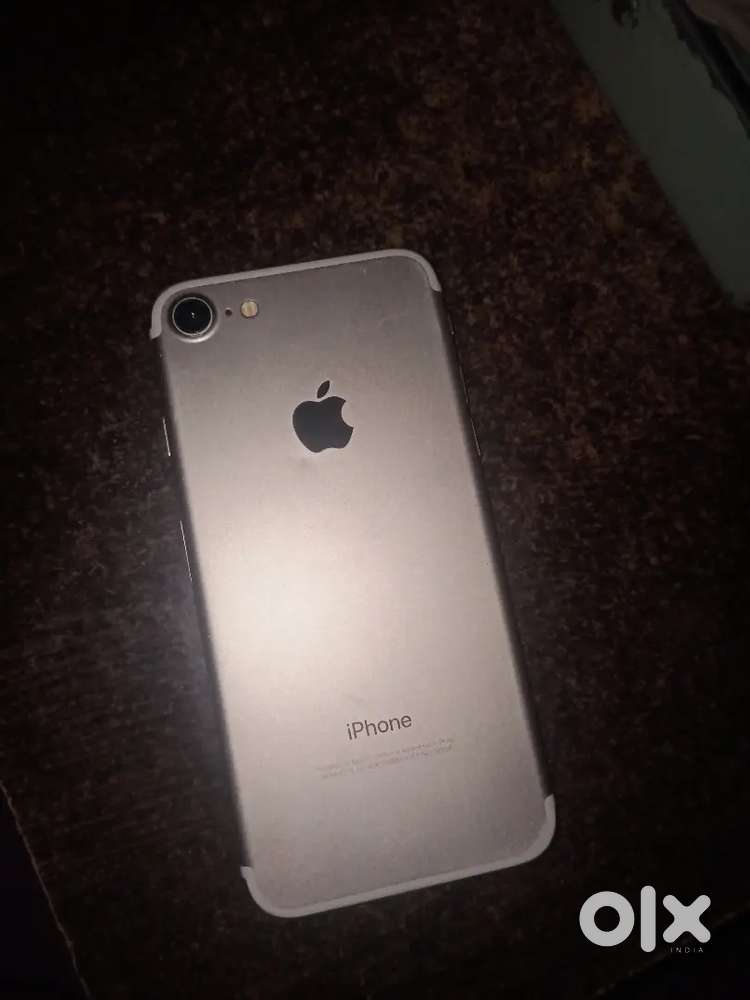 I phone 7  128gb bettry health 100 No problem A1 condition