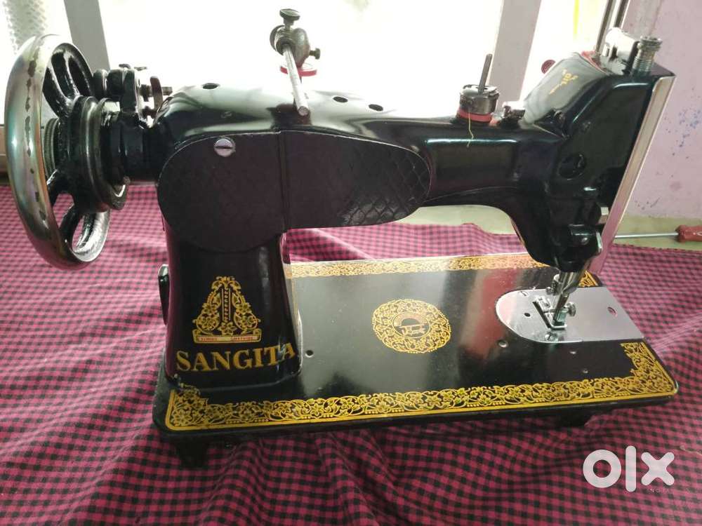 Picco Sewing Machine with Stand & New Mica Board – Excellent Condition