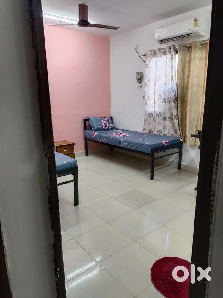 In AIROLI Fully loaded PG, prime area Premium stay no brokerage charge