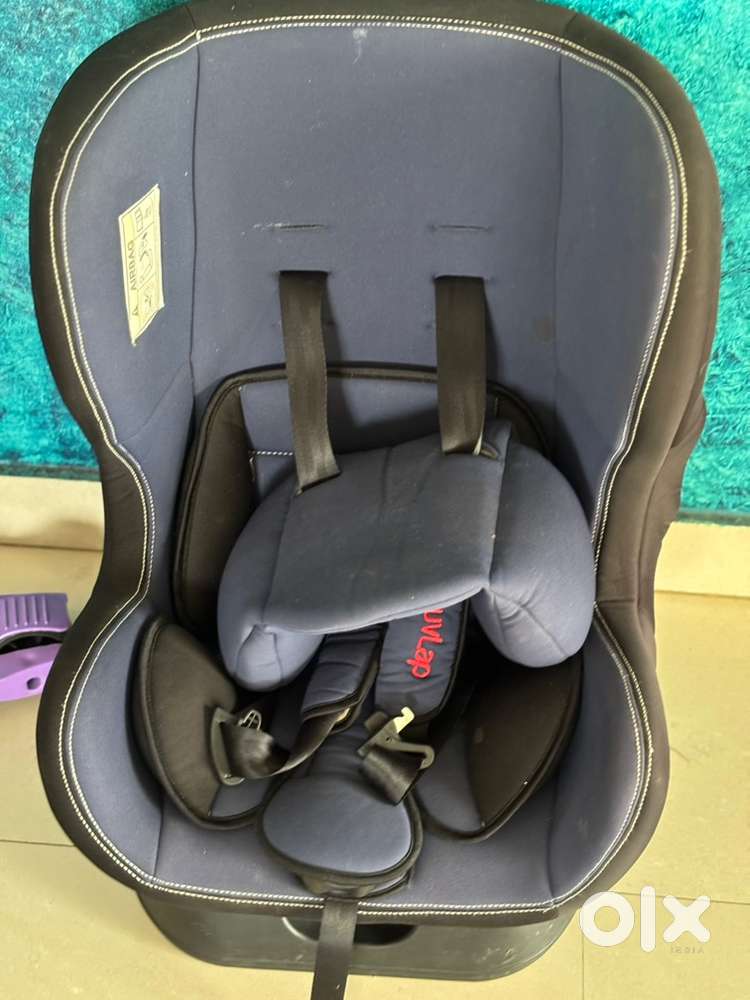 Selling Luvlap car seat for toddler