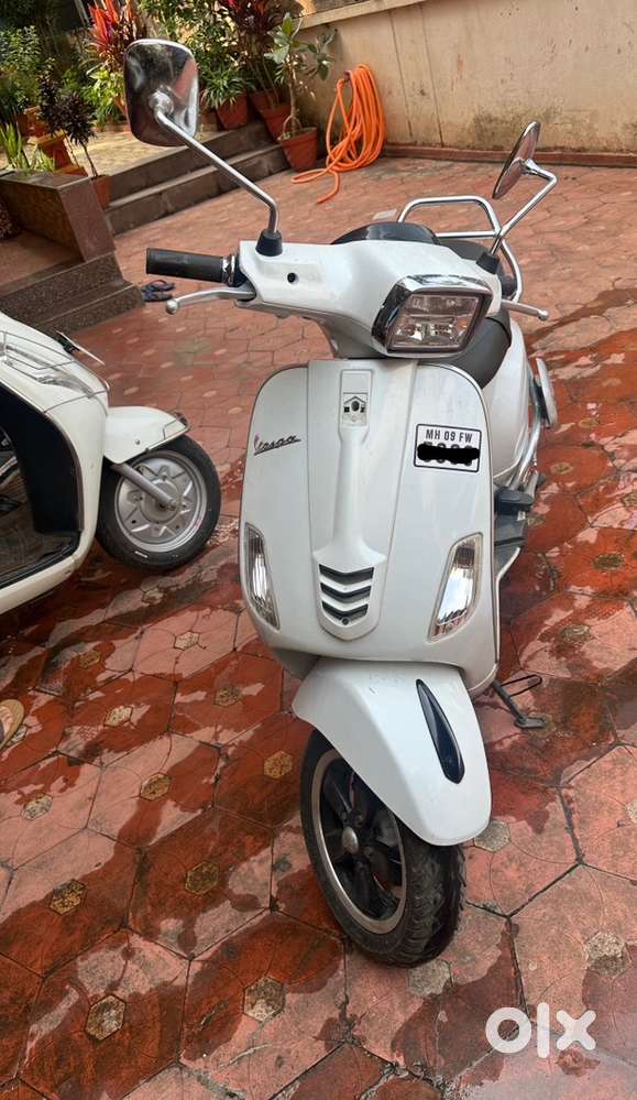 Vespa brand new condition less used for sell