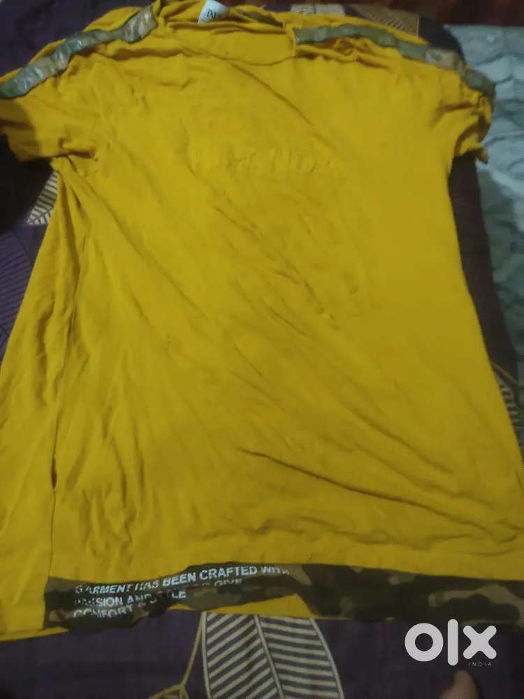 T shirt Yello color