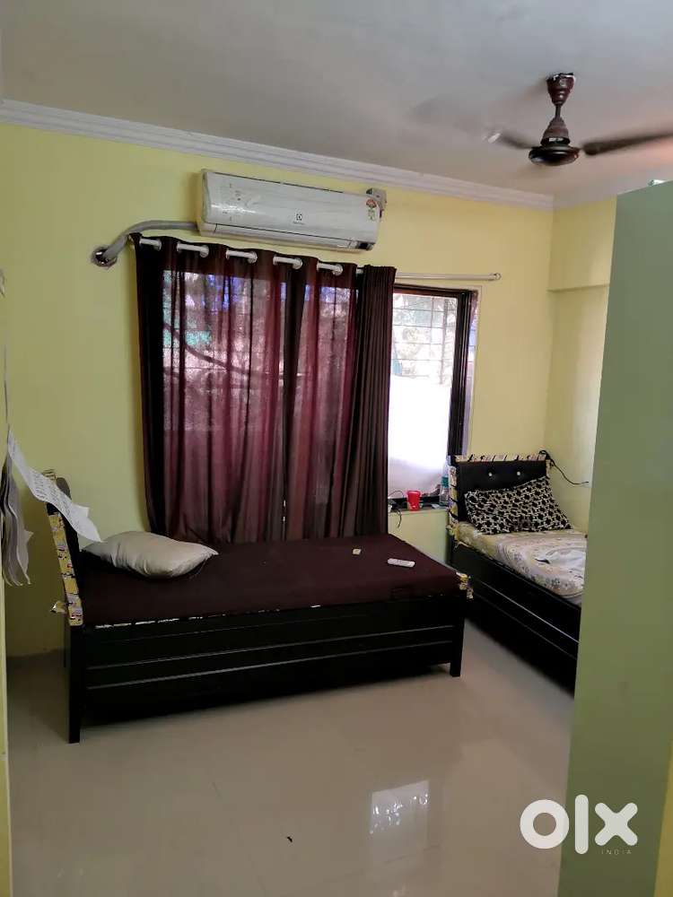 AC Pg in Andheri west in 2 Sharing in 2 Bhk Flat on JPRoad Mainmarket