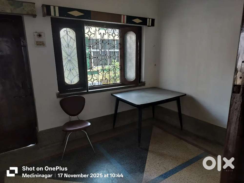 For rent bank, employ, small famaily