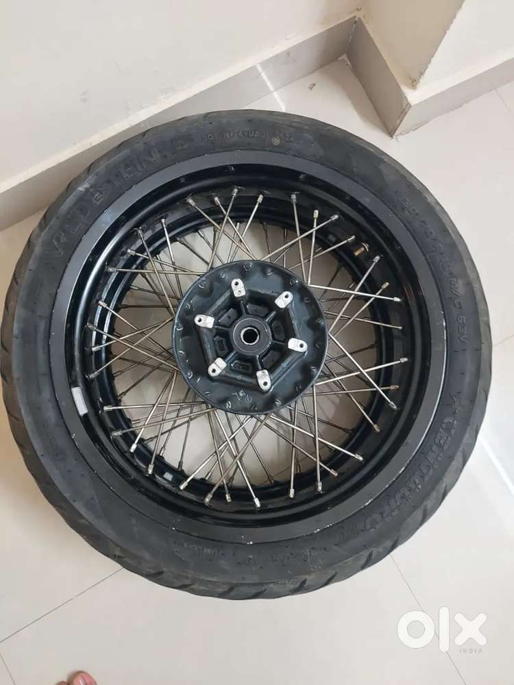 Front and rear Spoke rims + rear Tube/tubeless tyre + Front inner tube