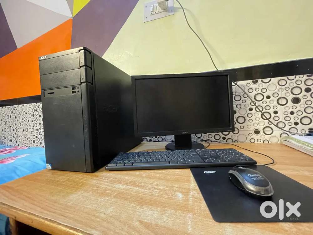 COMPUTER WITH MONITOR