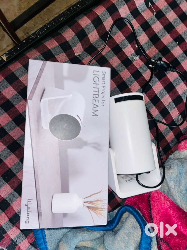 Lifelong projector 3000plus lumes