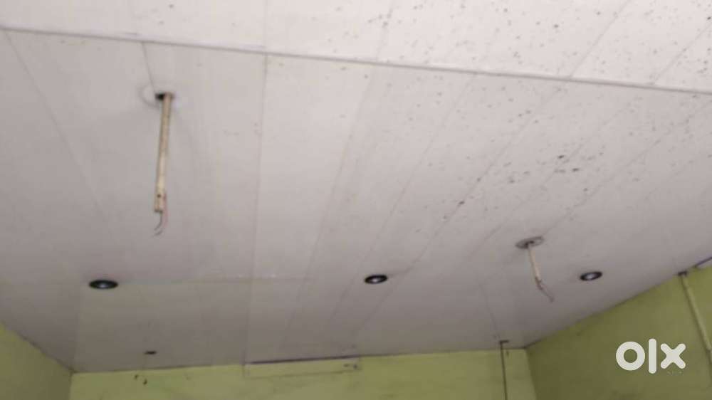 COMMERCIAL SPACE 250 SQ FEET.GROUND FLOOR.