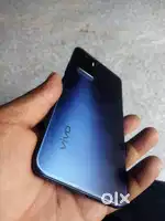 New look condition phone with charger and box