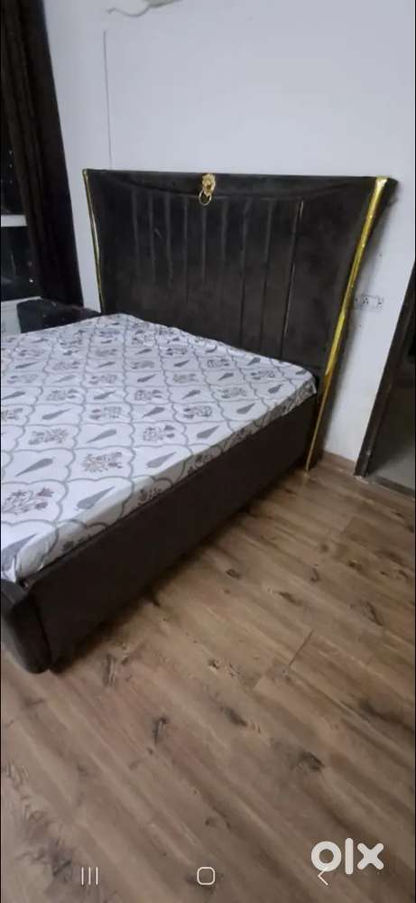 2-King size bed with mattress