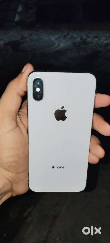 iPhone x 256 gb better helth 100