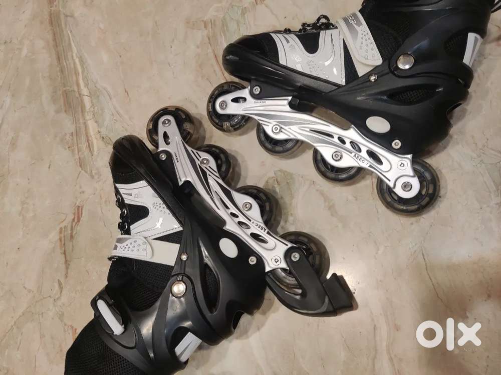 Skating shoes