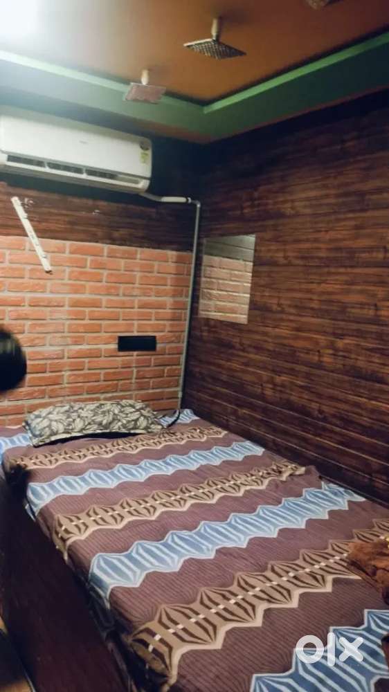 Running Spa For Rent In Shyamal Manekbaug Road