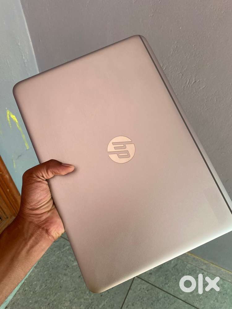 Hp elitebook folio 1040 G3 4 month used