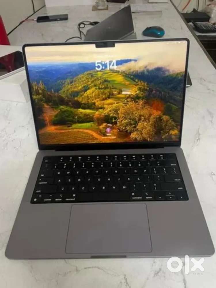 Apple MacBook Pro A2442 14 inches  M1  16GB Ram  512GB SSD  2021