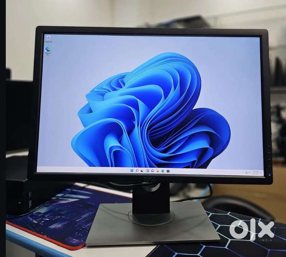 Dell 24inch LED Monitor with HDMI DVI VGA port neat Condition Monitor