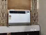 4 Months OLD LG window AC