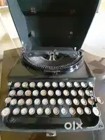 Vintage Remington TYPEWRITER