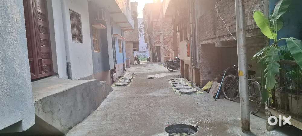 नया घर बना हुआ बेचना हैं