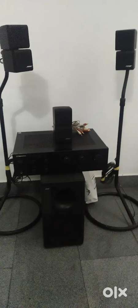 Bose Acoustimass 5 series iii speaker system and Poineer Amp A402 s