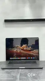 Apple Macbook Pro 2019 15”inch I7 16GB / 512GB