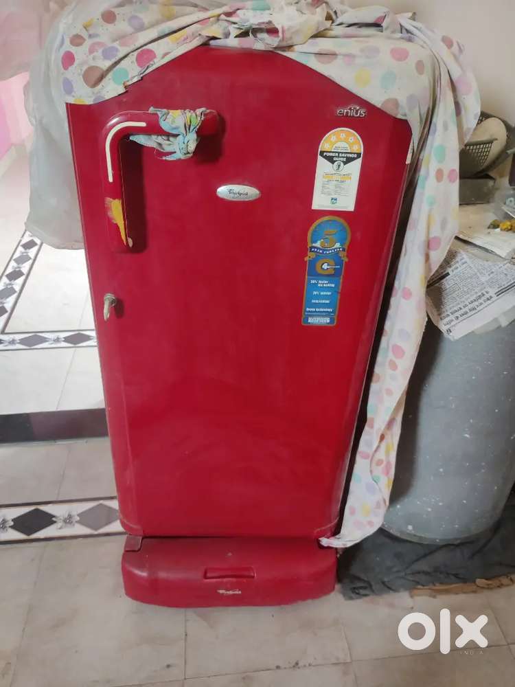 Whirlpool refrigerator in working condition