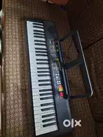 Piano medium size