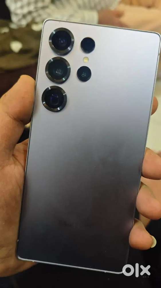 Samsung S25 ultra 12/256 4 month old