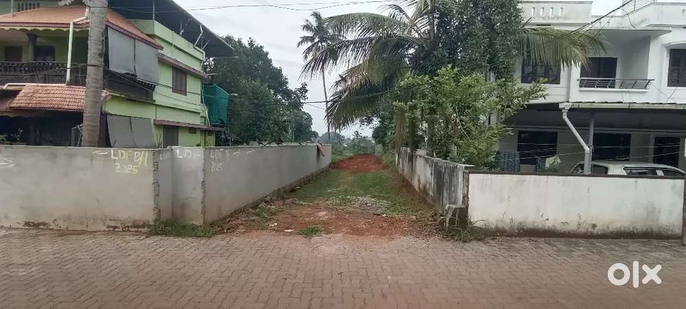 AIRPORT ATHANI JUNCTION NEAR BY 5,6,8, 10 CENT PLOTS AVAILABLE