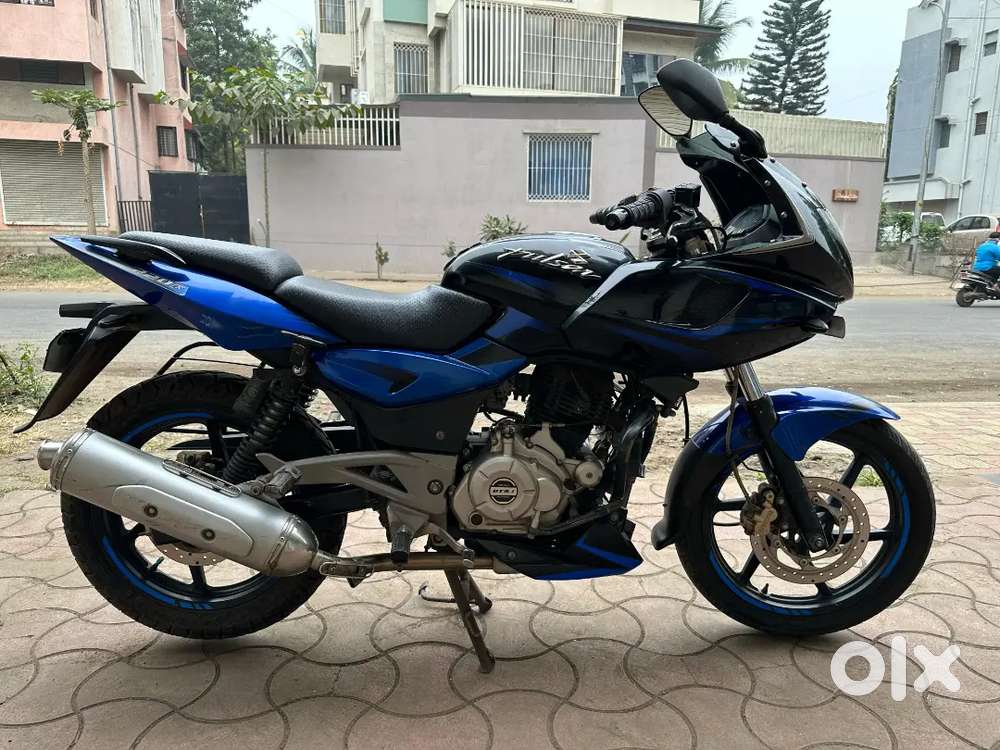 Pulsar 220 f