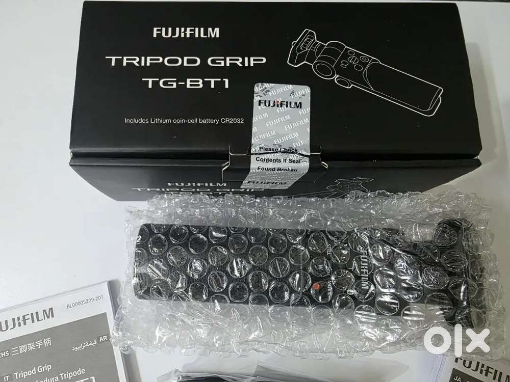 Fuji film Tripod TG BT1 Grip Brand New!