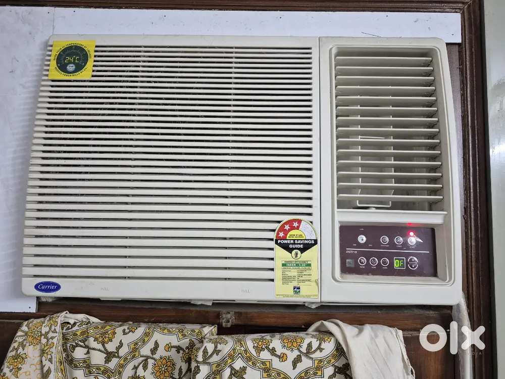 Carrier 1 ton 3 star window AC and 2 burner gas stove