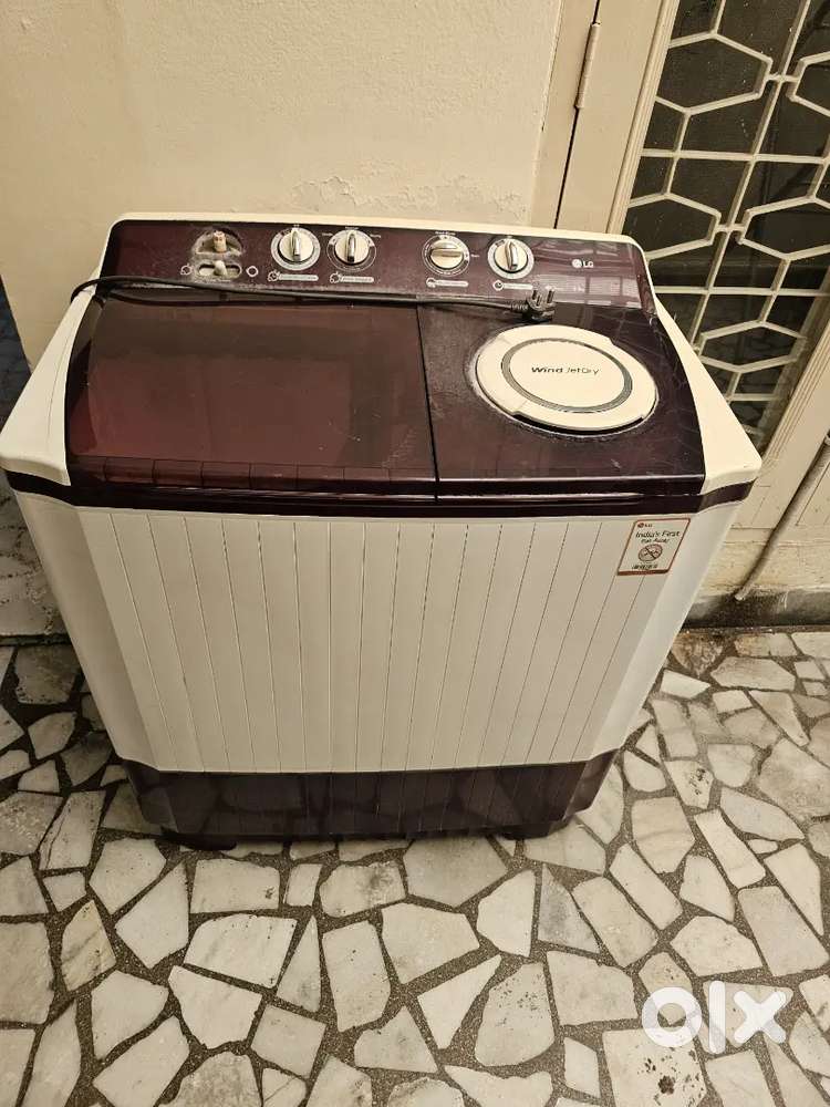 LG 9.5kg Semi Automatic top load washing machine 6yr old fully working