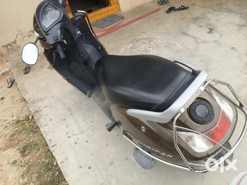 Mint condition new back tyre new battery negotiable