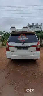 Toyota Innova 2012