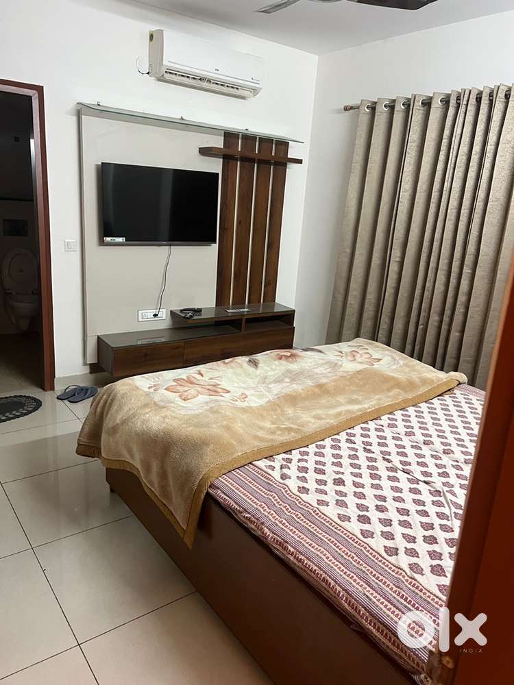 Looking for female tenant